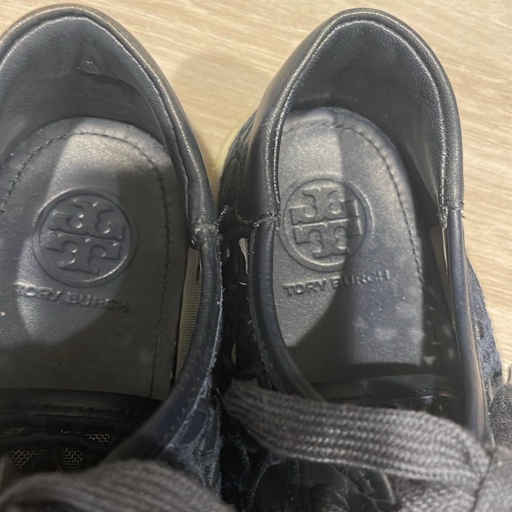 Tory Burch laser cut sneakers - Picture 4 of 7